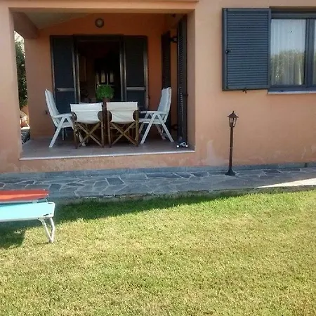 Wonderfull 2 Storey House Near The Beach Semesterbostad
