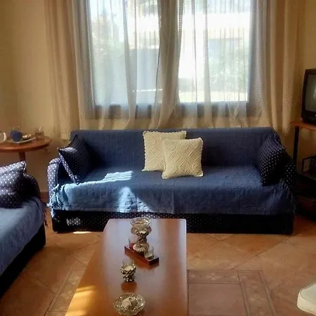 Wonderfull 2 Storey House Near The Beach Kimi