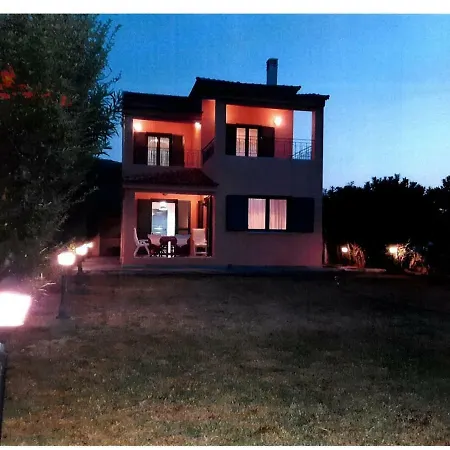 Wonderfull 2 Storey House Near The Beach Semesterbostad Kimi