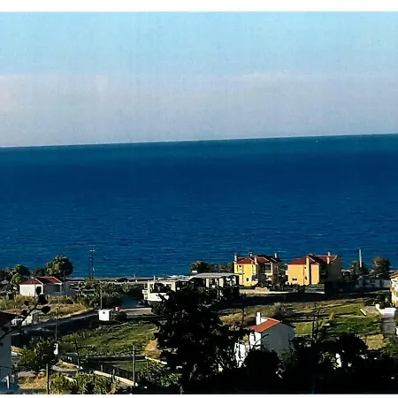 Wonderfull 2 Storey House Near The Beach