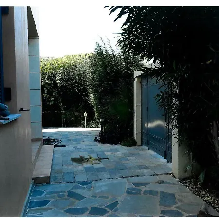Wonderfull 2 Storey House Near The Beach * Kimi